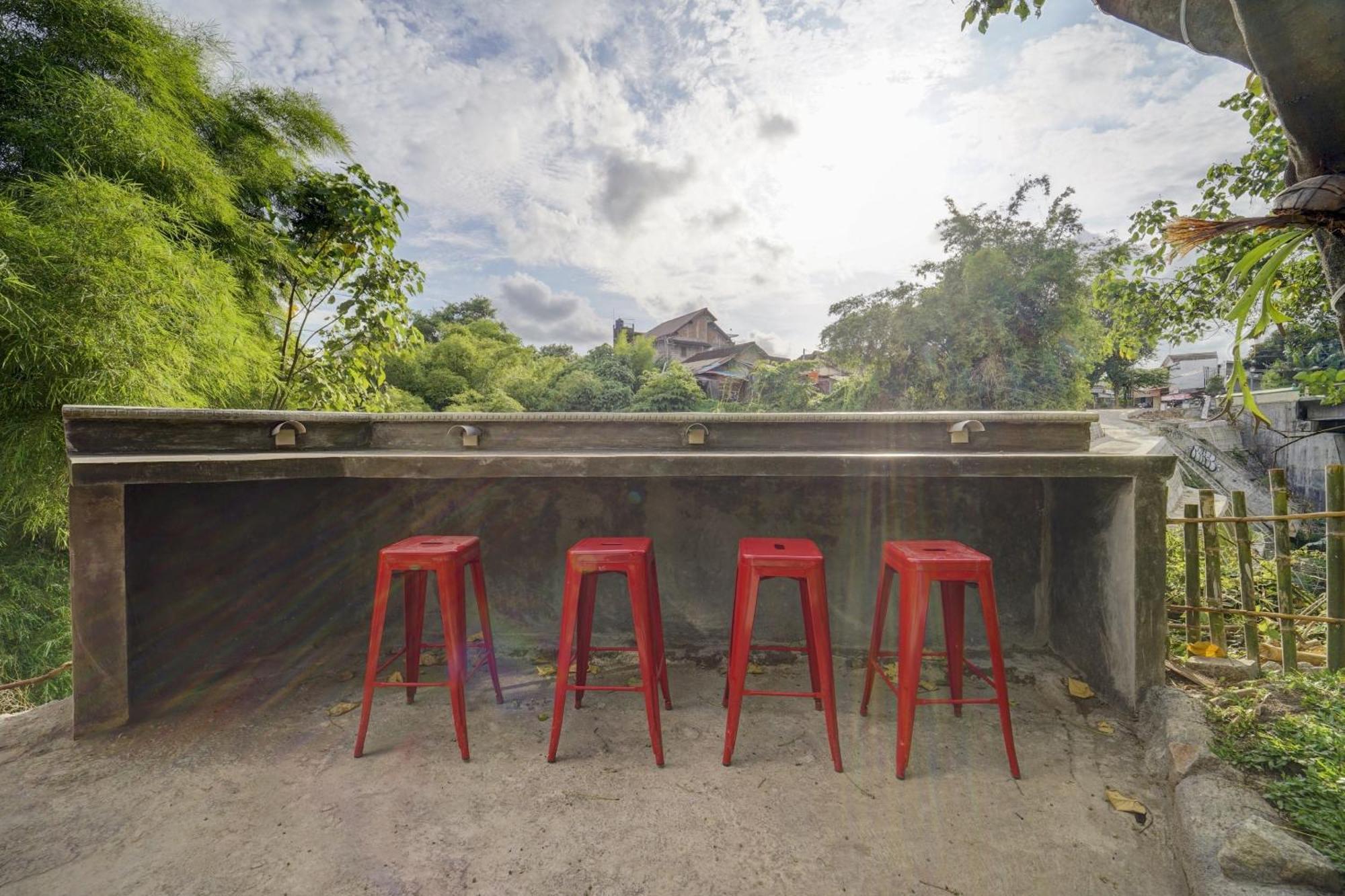 Super Oyo 90778 River Inn Malioboro 日惹 外观 照片